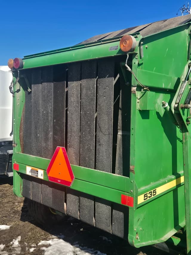 Image of John Deere 535 equipment image 4