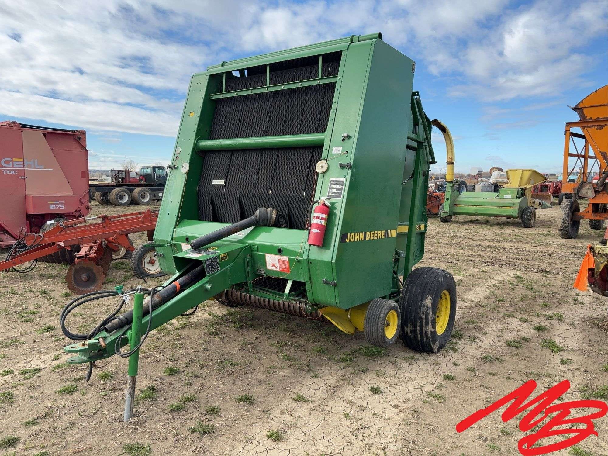 John Deere 535 Equipment Image0