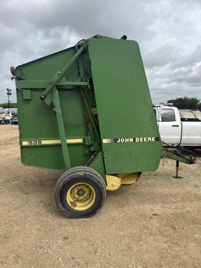 Image of John Deere 535 equipment image 1
