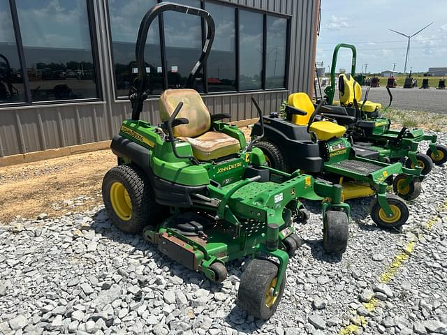Image of John Deere Z820 equipment image 1