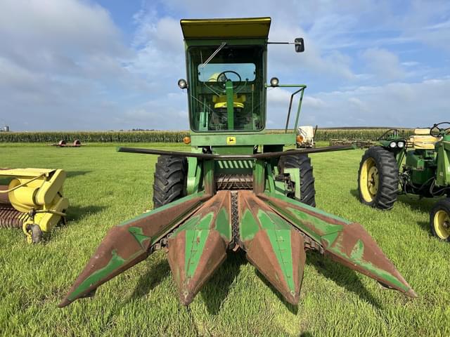 Image of John Deere 5400 equipment image 3