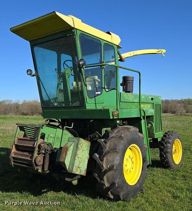 Image of John Deere 5400 equipment image 2