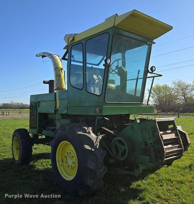 Image of John Deere 5400 equipment image 4