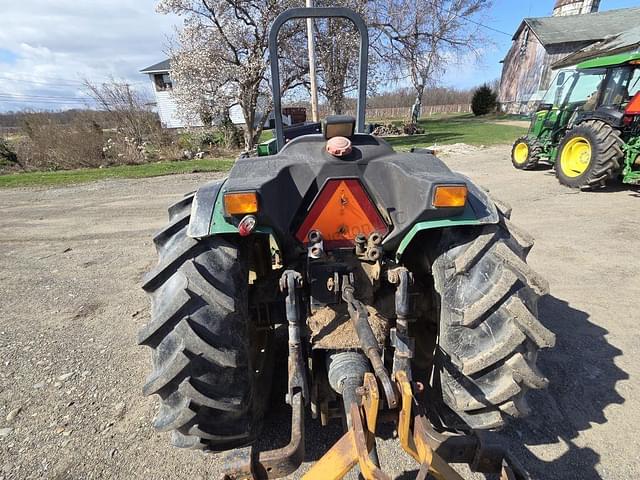 Image of John Deere 5400N equipment image 3