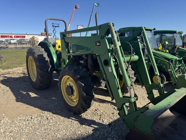 Image of John Deere 5400 equipment image 2