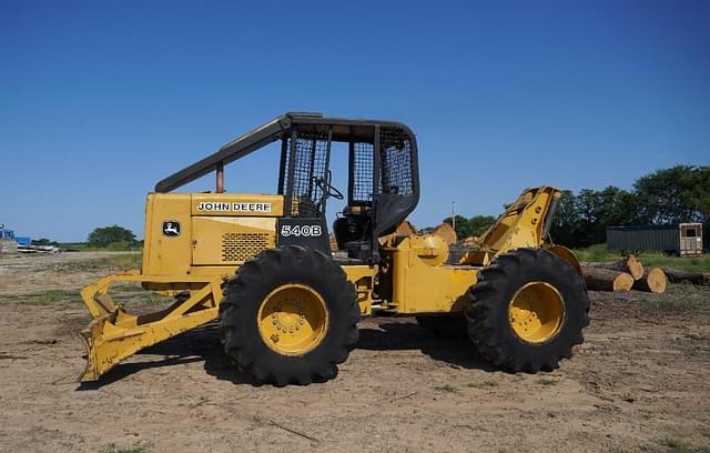 Image of John Deere 540B equipment image 1