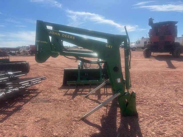 Image of John Deere 541 equipment image 3