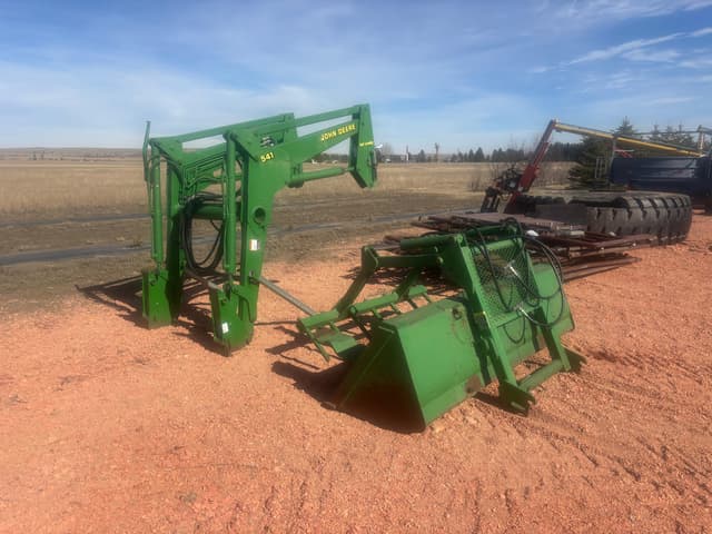 Image of John Deere 541 equipment image 1