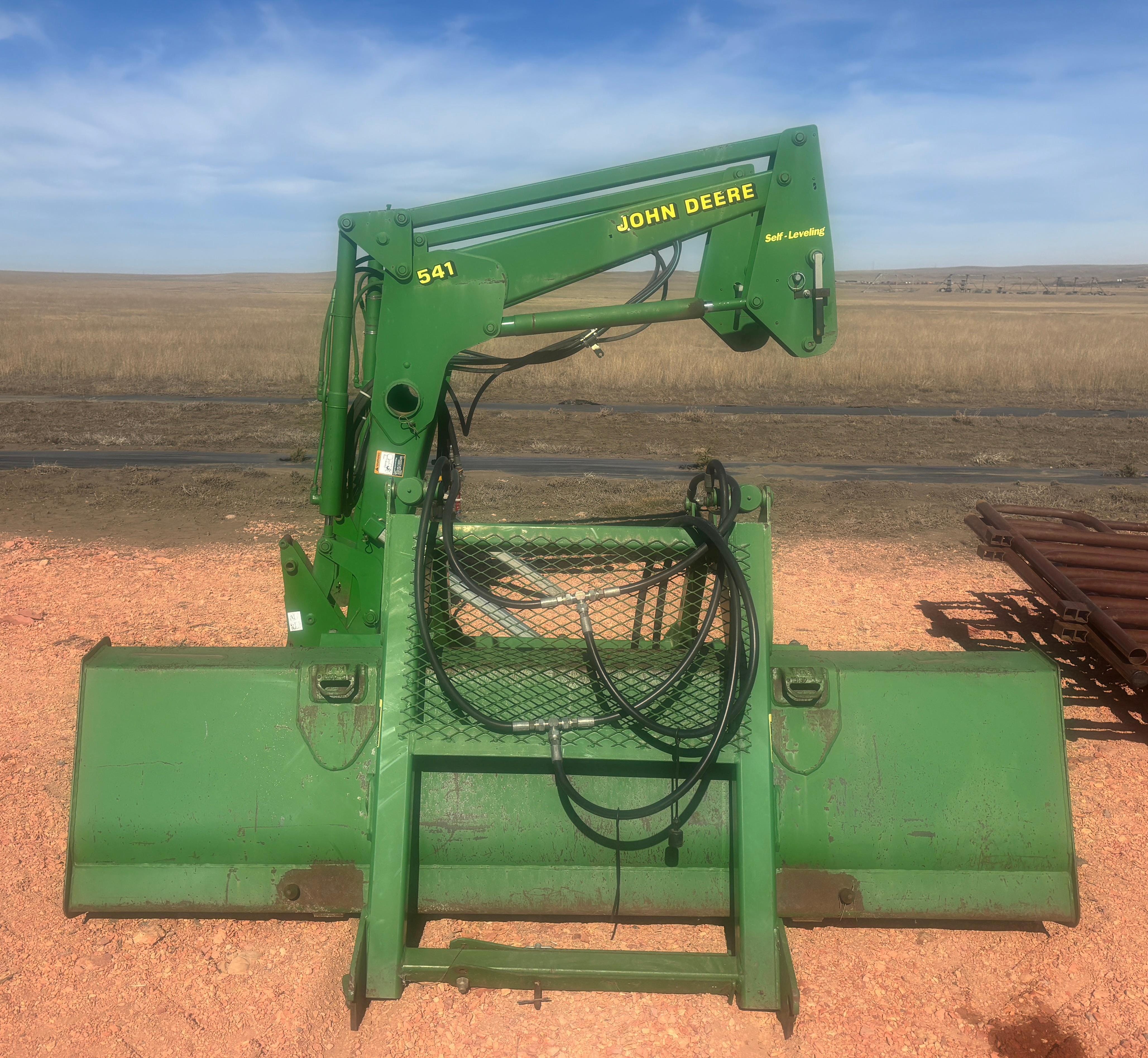 John Deere 541 Equipment Image0