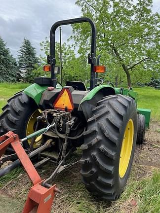 Image of John Deere 5410 equipment image 4