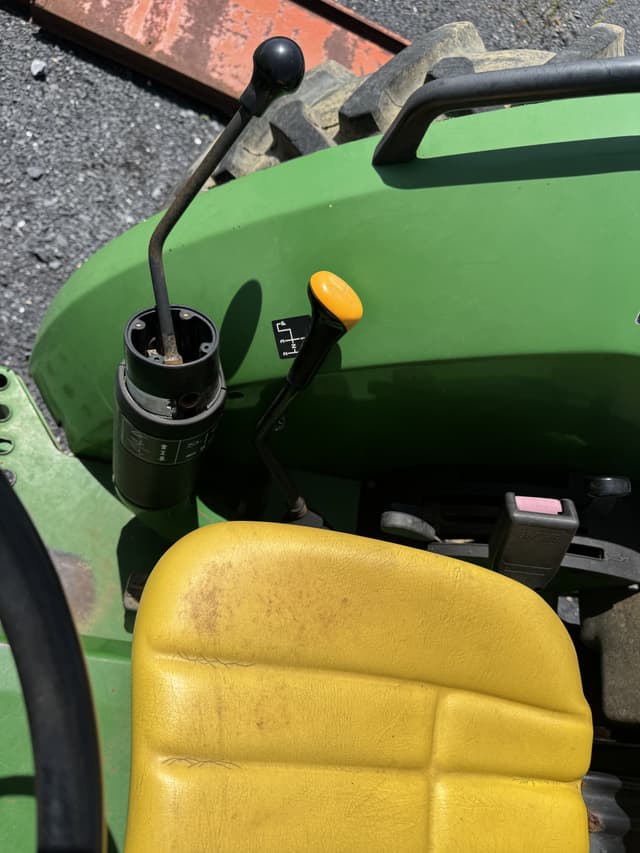 Image of John Deere 5410 equipment image 4