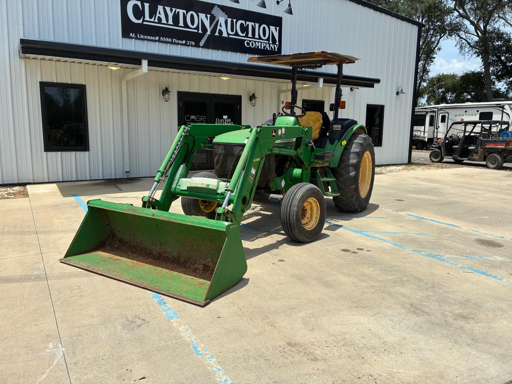 John Deere 5420 Equipment Image0