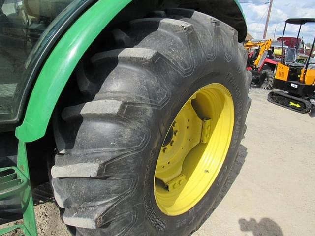 Image of John Deere 5420 equipment image 4