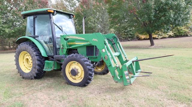 Image of John Deere 5420 equipment image 1