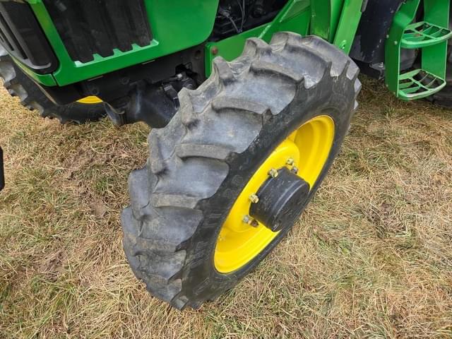 Image of John Deere 5420 equipment image 3