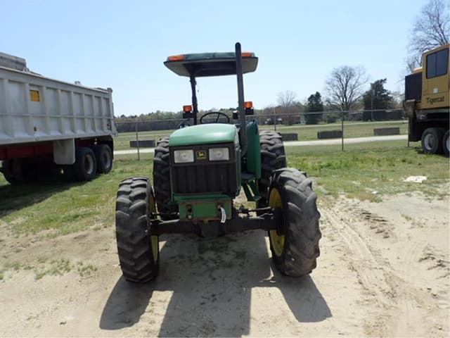 Image of John Deere 5420 equipment image 4