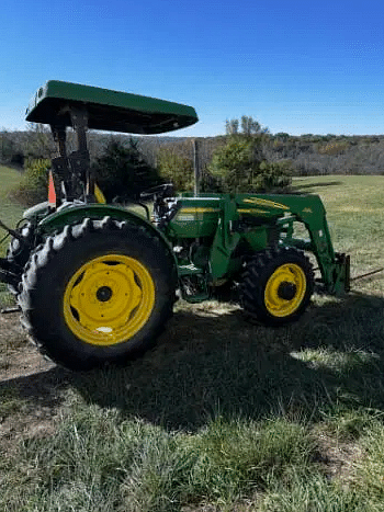 Image of John Deere 5425 Image 1