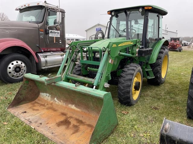 Image of John Deere 5425 equipment image 1