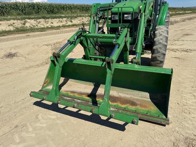 Image of John Deere 5425 equipment image 2