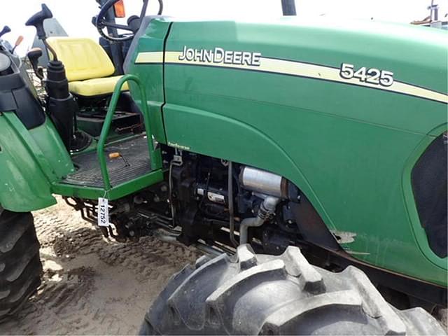 Image of John Deere 5425 equipment image 1