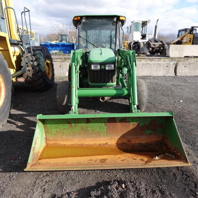 Image of John Deere 5425 equipment image 1