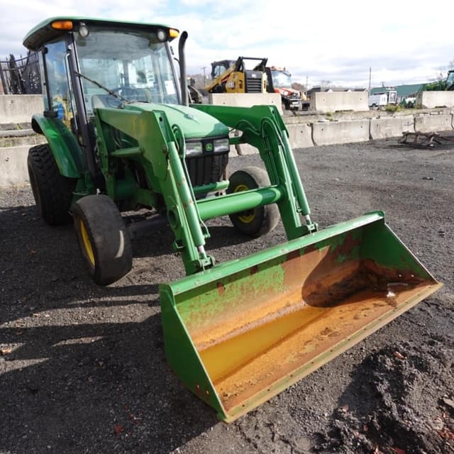 Image of John Deere 5425 equipment image 2