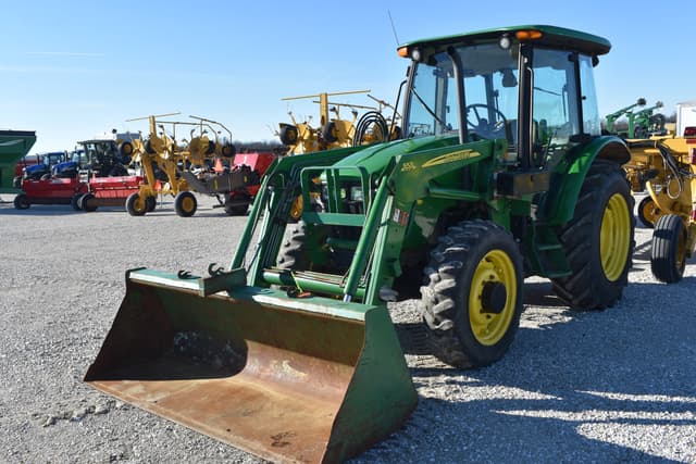 Image of John Deere 5425 equipment image 2
