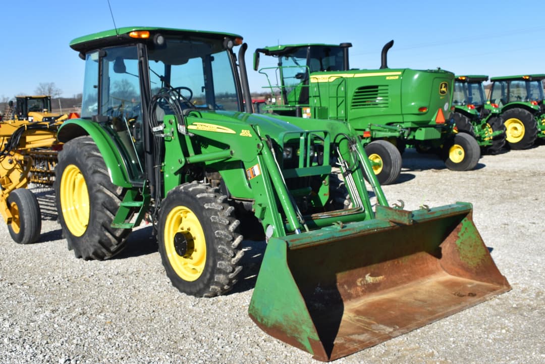 Image of John Deere 5425 Primary image