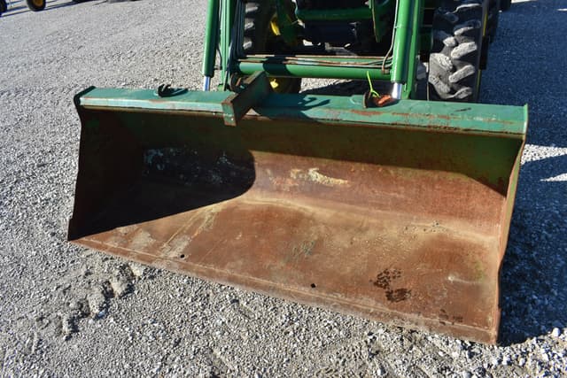Image of John Deere 5425 equipment image 3
