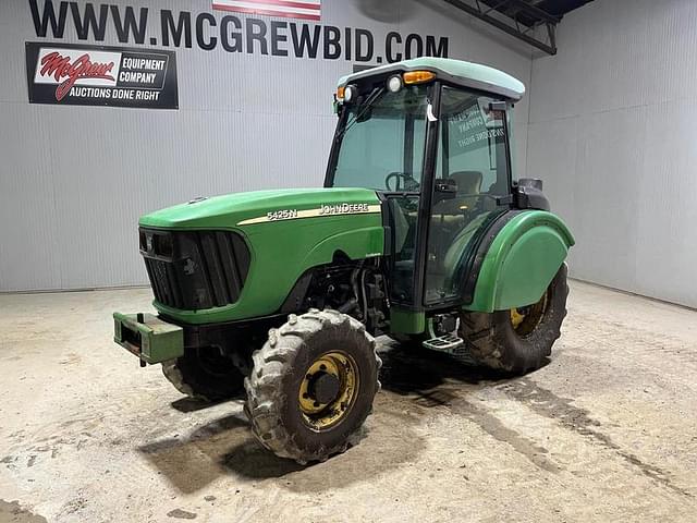 Image of John Deere 5425 equipment image 1