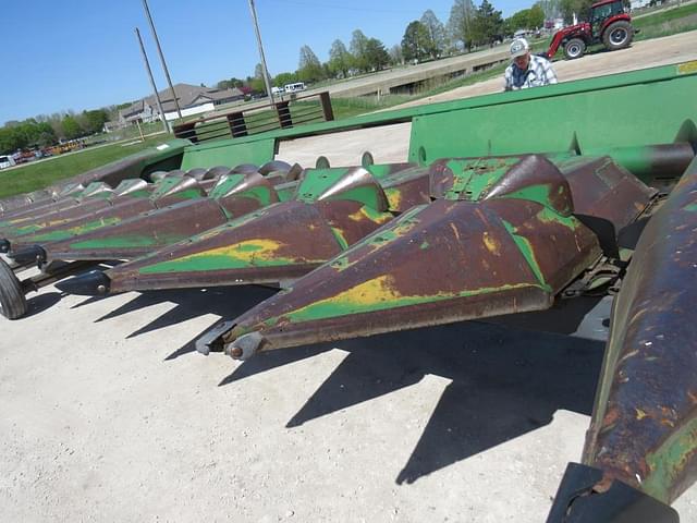 Image of John Deere 843 equipment image 3