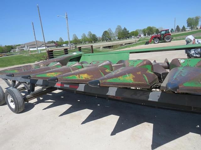 Image of John Deere 843 equipment image 4
