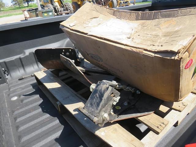 Image of John Deere 843 equipment image 1
