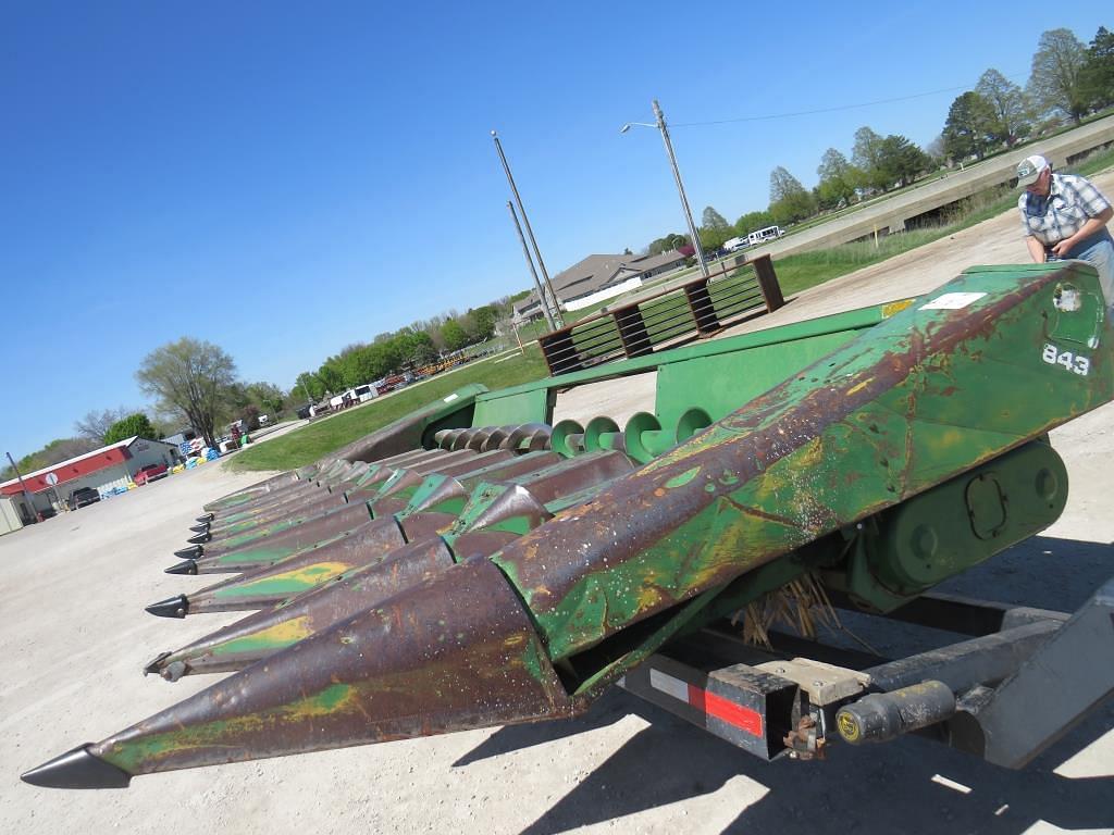 Image of John Deere 843 Primary image