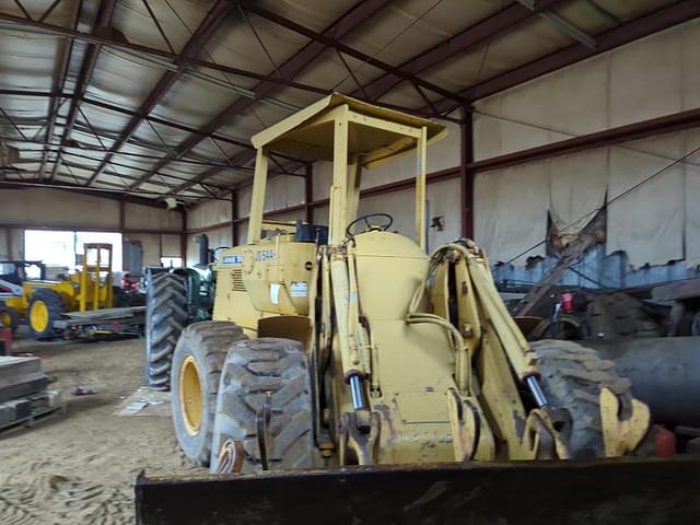 Image of John Deere 544A equipment image 1