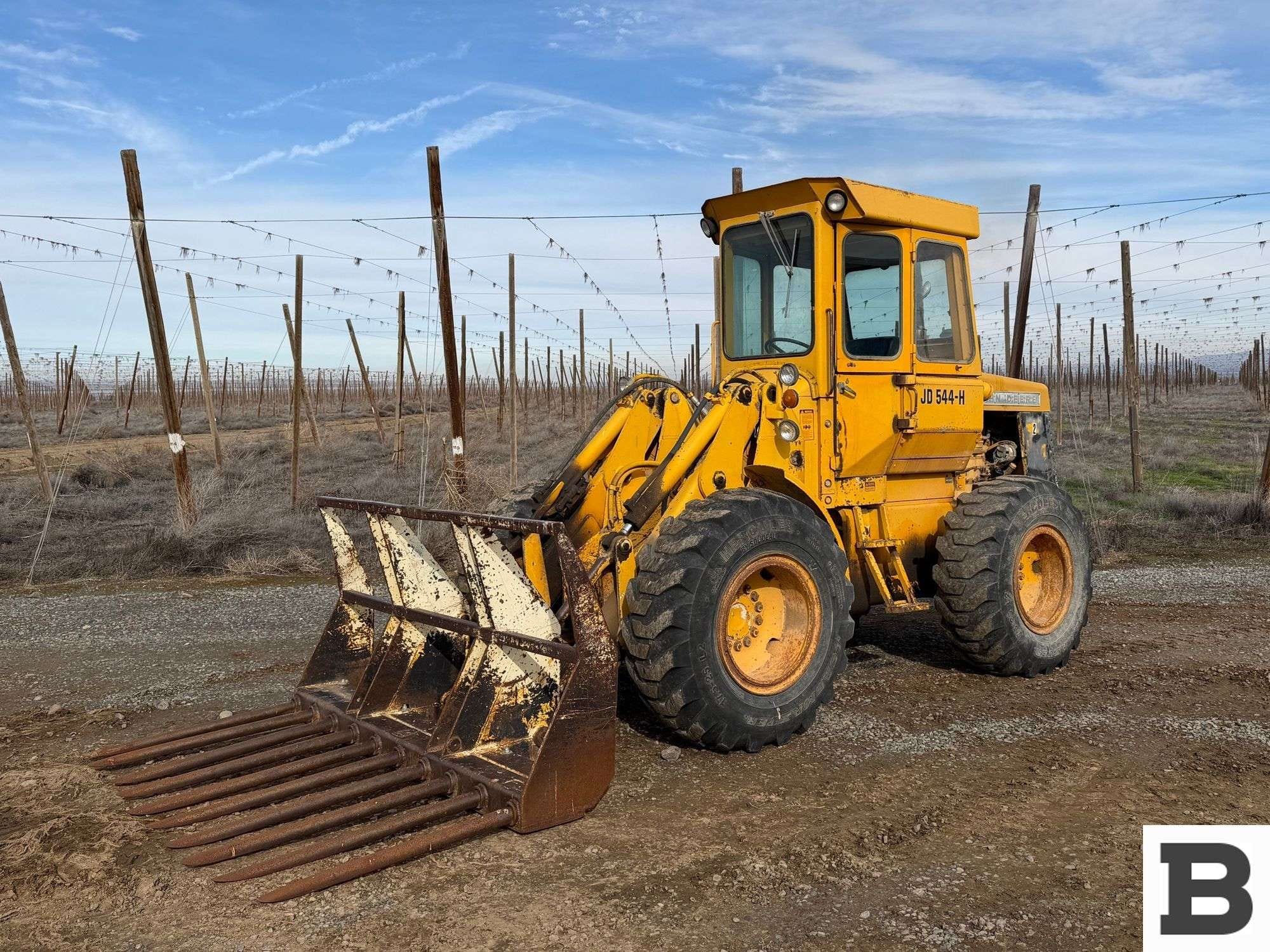 John Deere 544 Equipment Image0