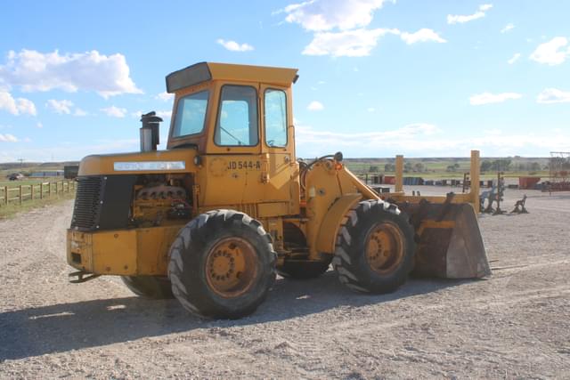 Image of John Deere 544A equipment image 4
