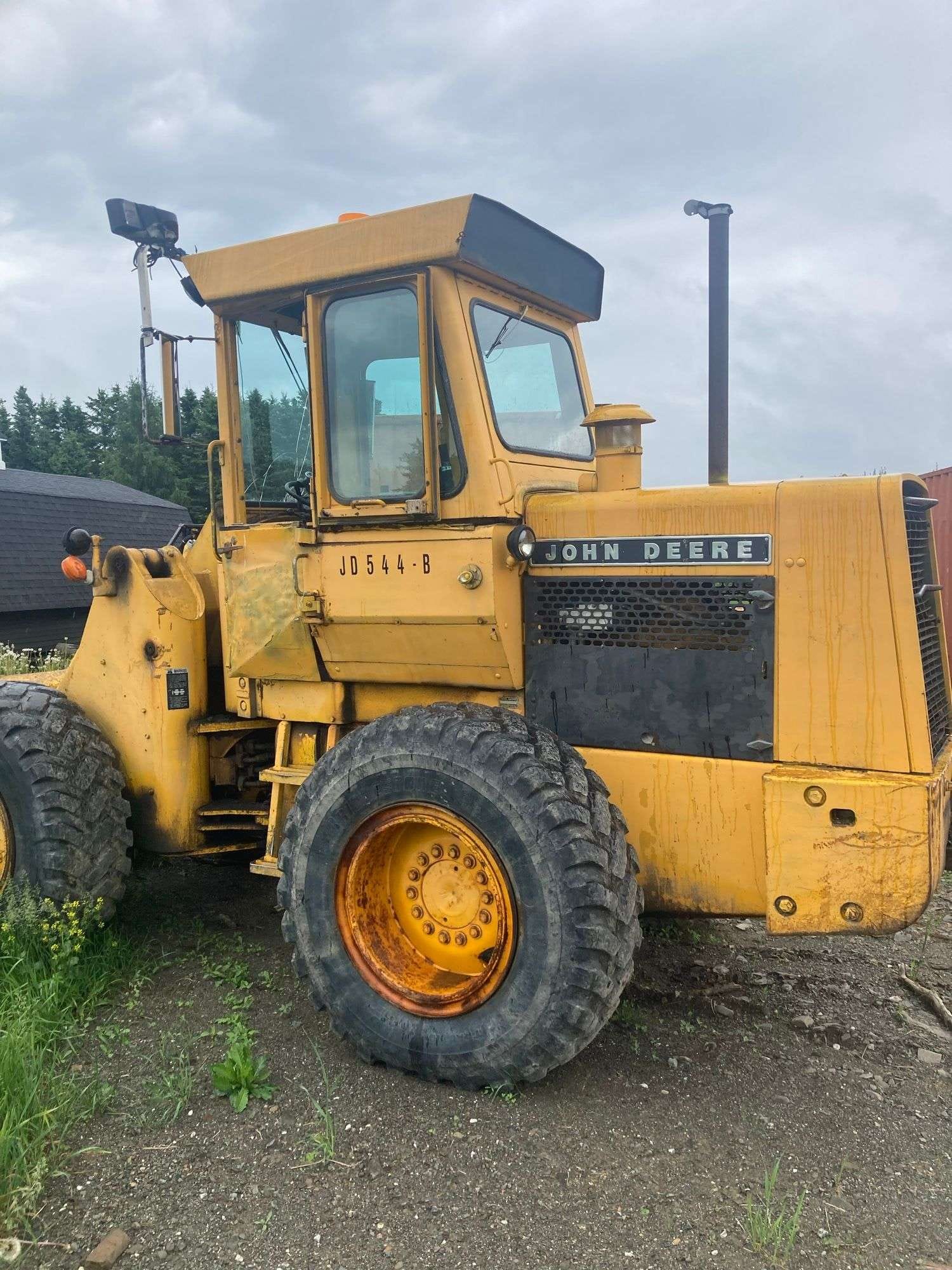 John Deere 544B Equipment Image0