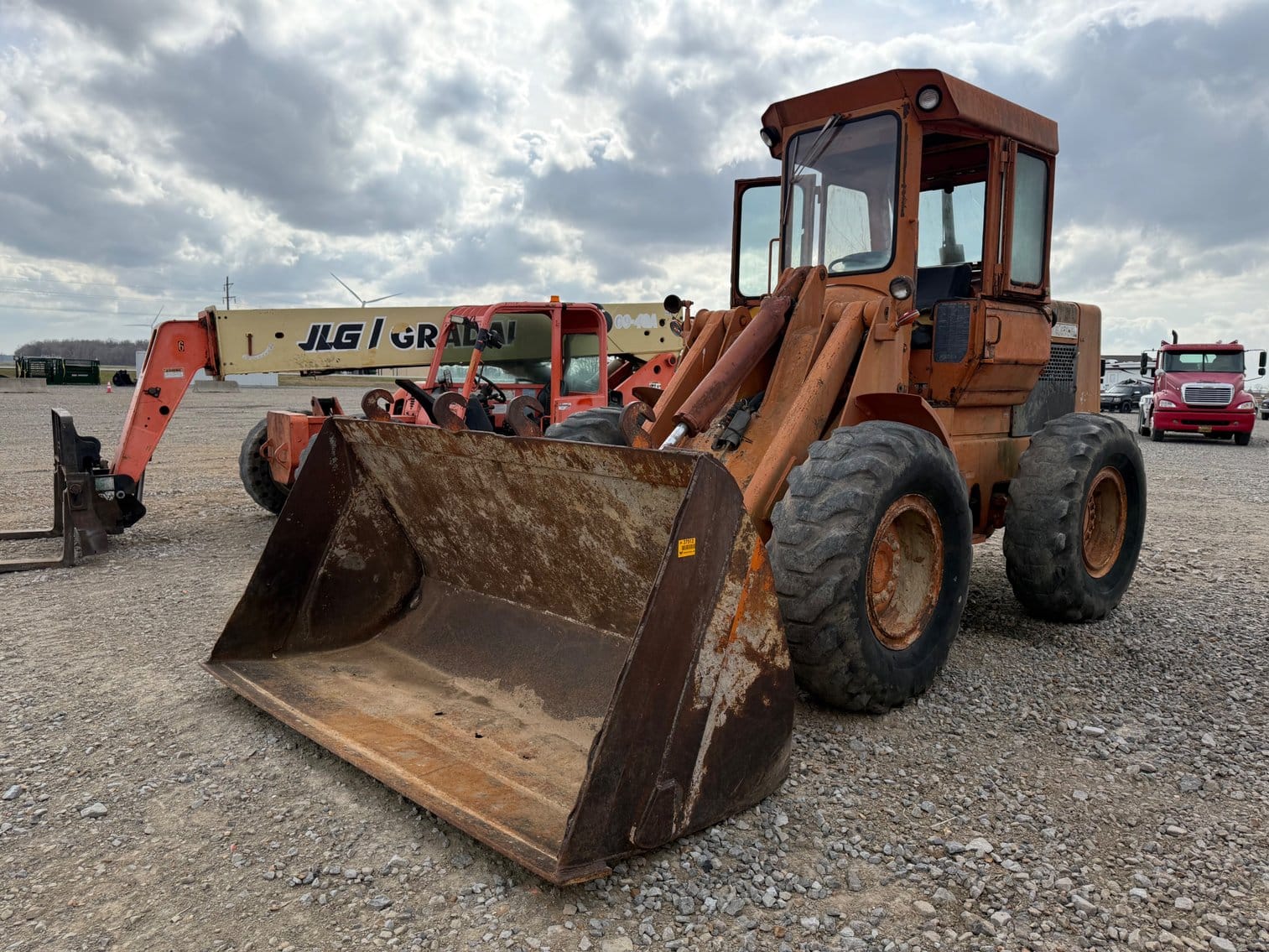 John Deere 544B Equipment Image0