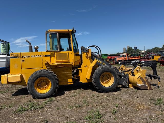 Image of John Deere 544E equipment image 4