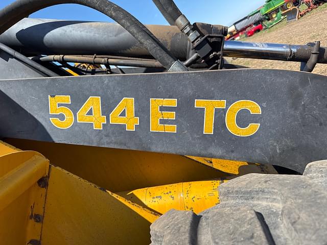 Image of John Deere 544E equipment image 3