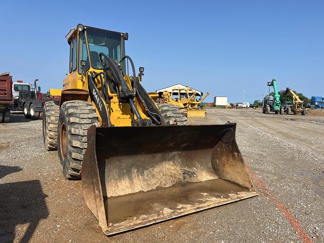Image of John Deere 544E equipment image 4