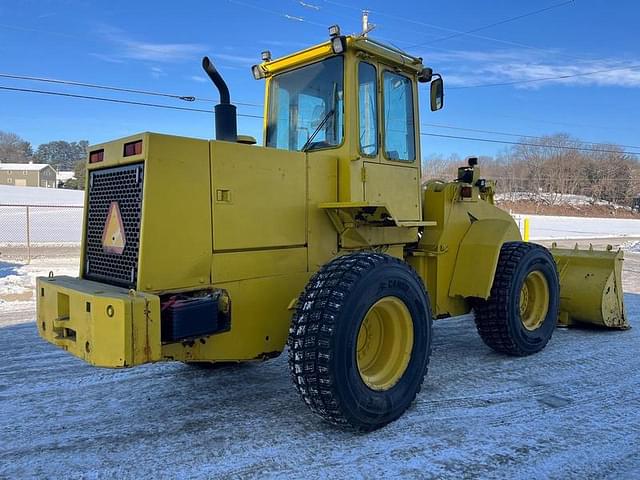 Image of John Deere 544E equipment image 4