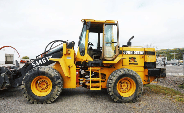 Image of John Deere 544GTC equipment image 2