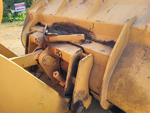 Image of John Deere 544H equipment image 4