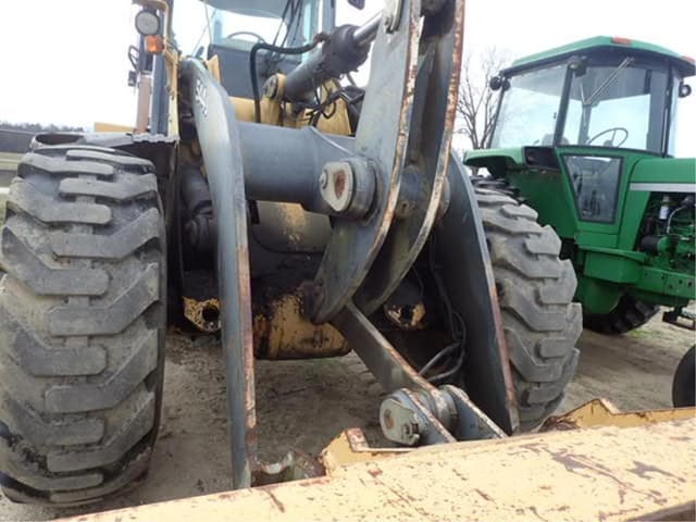 Image of John Deere 544J equipment image 3