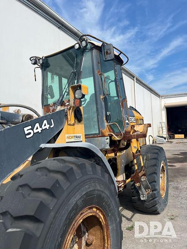 Image of John Deere 544J equipment image 4