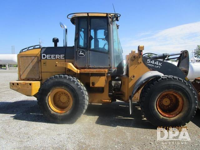 Image of John Deere 544K equipment image 4