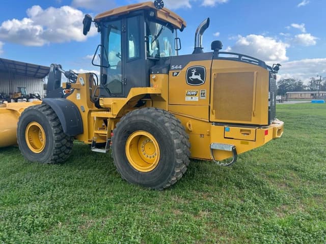 Image of John Deere 544P equipment image 4