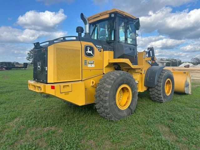 Image of John Deere 544P equipment image 3